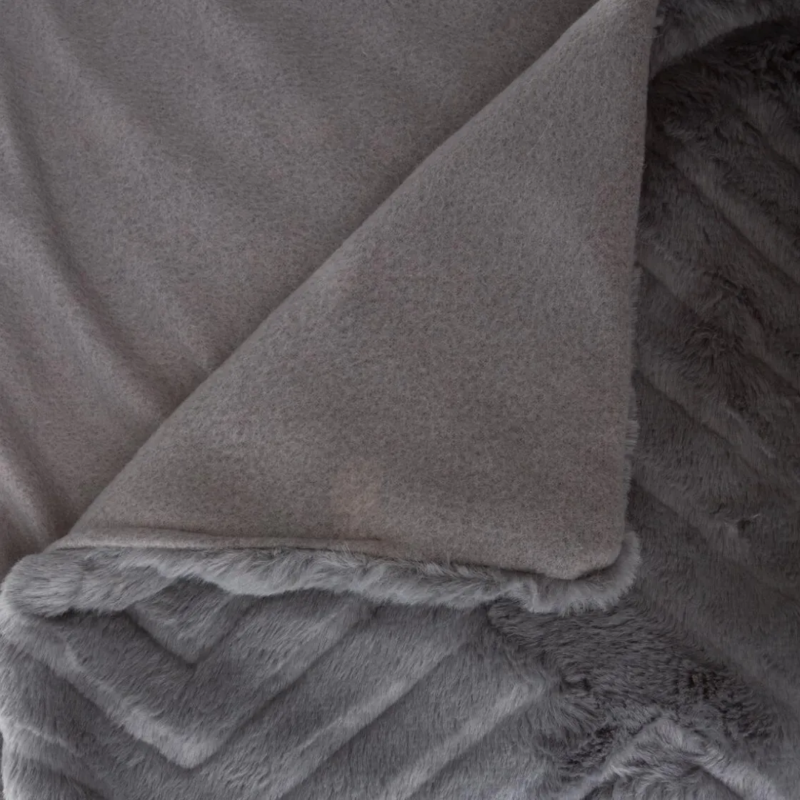ATMOSPHERA Plaid "3D Géo" fausse fourrure Discount